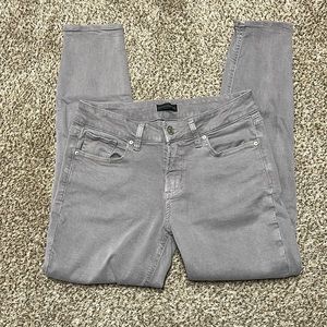 Silver Jeans Suki Skinny: 27x27. Great condition!!